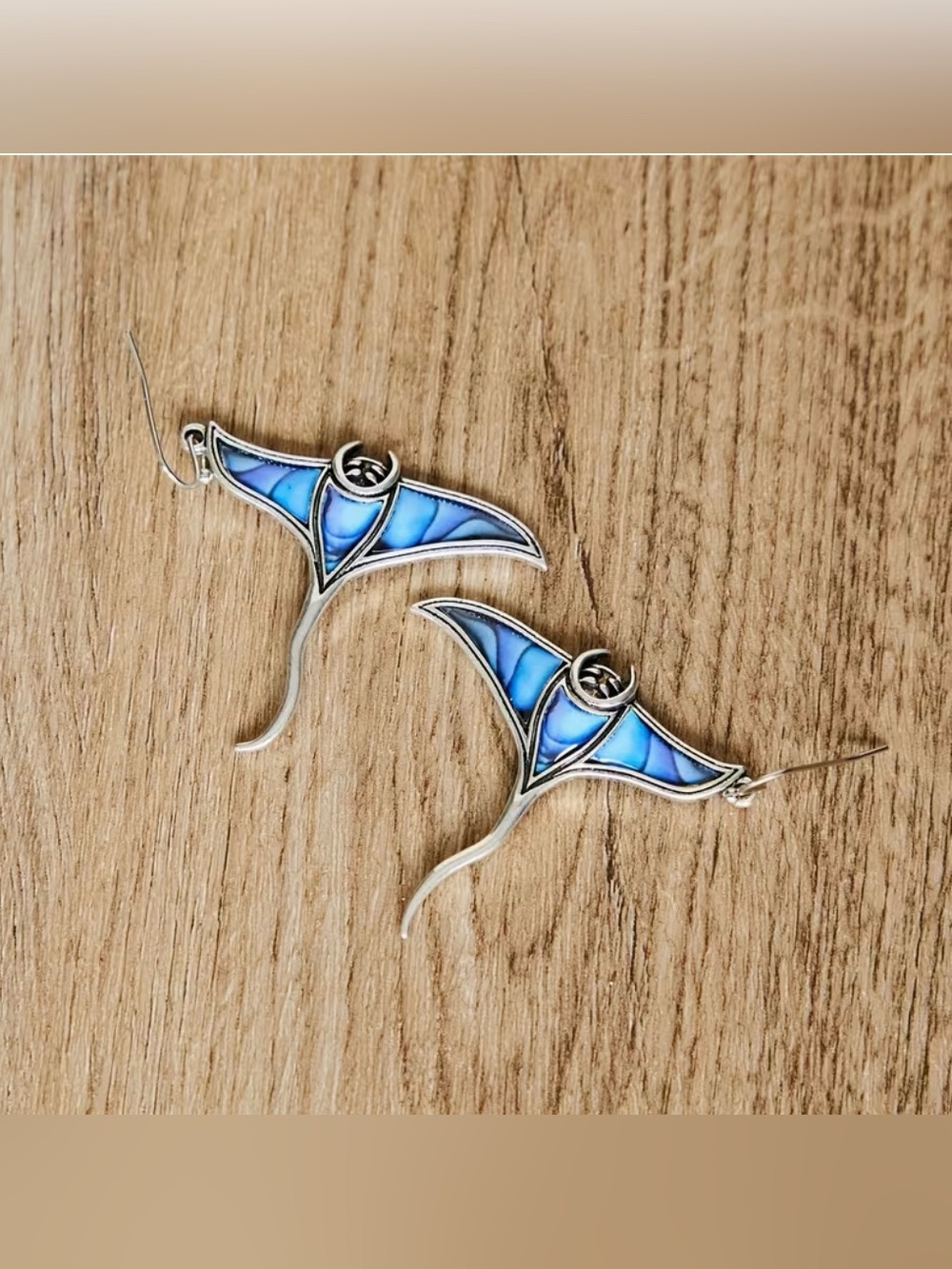 Devil Fish String-ray Shaped Earrings New - Picture 3 of 7